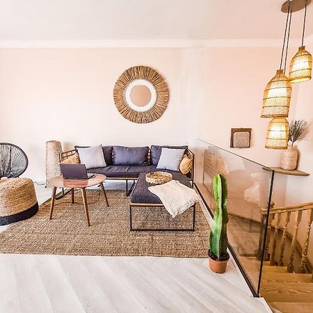 Oceanview Boutique House, 125 Sqm, Parking, Sunset Rooftop 아데제 외부 사진