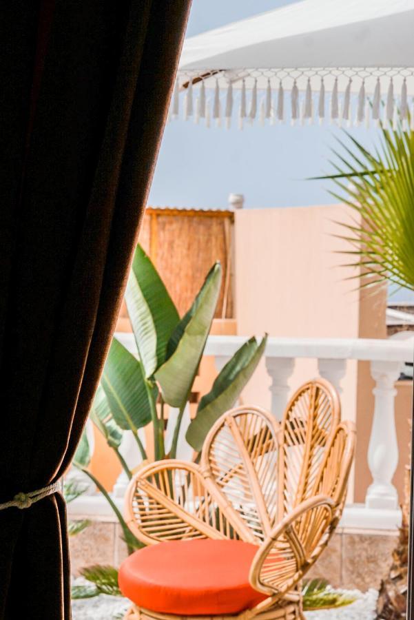 Oceanview Boutique House, 125 Sqm, Parking, Sunset Rooftop 아데제 외부 사진